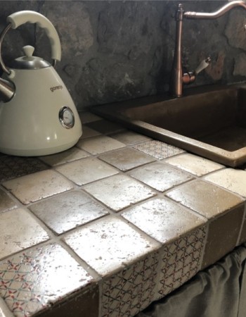 Χειροποίητα Πλακάκια Πάγκου Κουζίνας Τραβερτίνο Αράχωβα Χειροποίητα Πλακάκια Πάγκου Κουζίνας Τραβερτίνο Αράχωβα