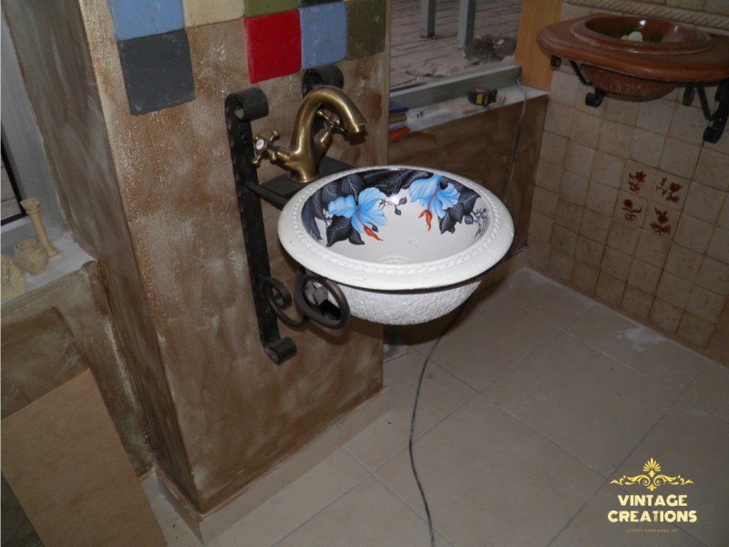 Χειροποίητοι νιπτήρες wc με μεταλλικές βάσεις τοίχου Πύργος.